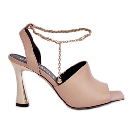 Sandali in pelle su un tallone alto con un braccialetto beige decorativo Chebello 4440