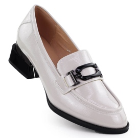 Scarpe da donna vernarono con un tacco decorativo grigio Vinceza 58492