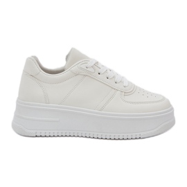 Sneaker classiche in pelle ecologica sulla piattaforma bianca bianco