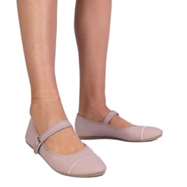 Pink Ballerinas con finitura opaca fissata con una fibbia rosa