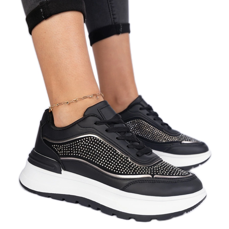 Sneaker da donna nera con zirconi nero