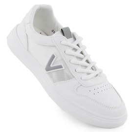 Scarpe sportive femminili con una maglia bianca Vinceza 13627