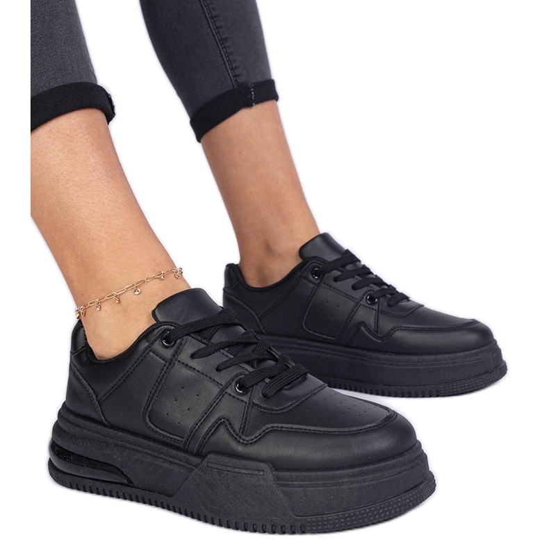 Sneakers nere da donna con suola spessa nero