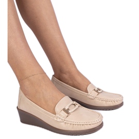 Mocasine a cuneo femminile beige con anchoic da eco -leather