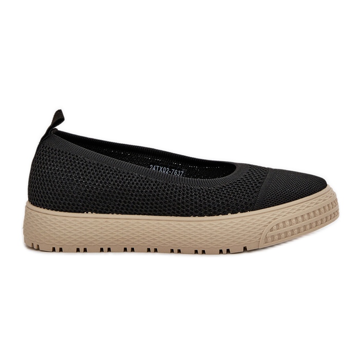 Sneaker femminili slip-on sulla piattaforma nera nero