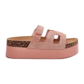 Pantofole su un'enorme piattaforma rosa