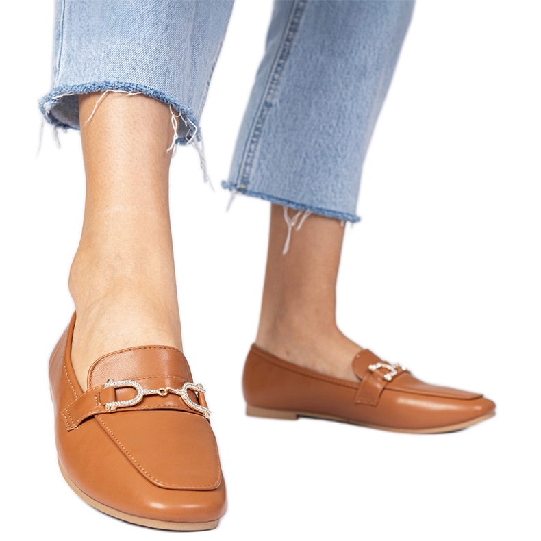 Mocassini marroni eleganti con zirconi marrone