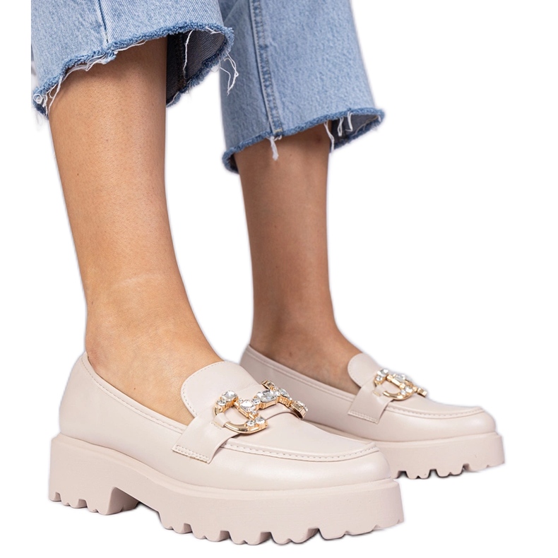 Mocassini beige eleganti con zirconi