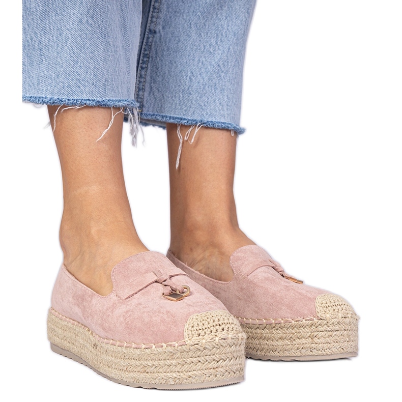 Espadrille rosa su una suola spessa