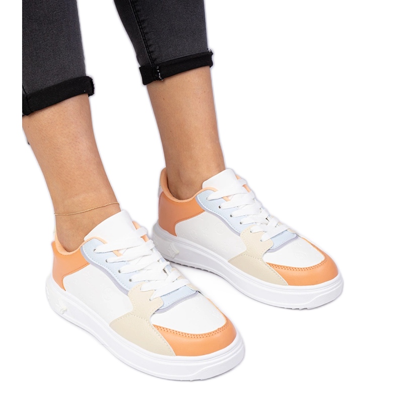 Sneaker sportivi bianchi-arancioni di Eco-Leather bianca