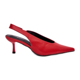 Tacchi alti con un tallone in pelle esterna rosso