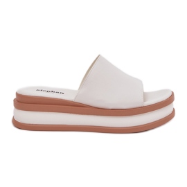 Classiche pannelli da donna sulla piattaforma e zeppe bianche bianco