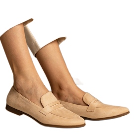Mocassini classici delle donne beige