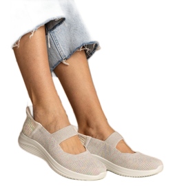 Sneaker da donna colorate su una suola pressata multicolore