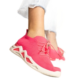 Sneaker femminili rosa con una tomaia di socking