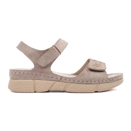 Goodin Sandali in velcro da donna beige con un ornamento