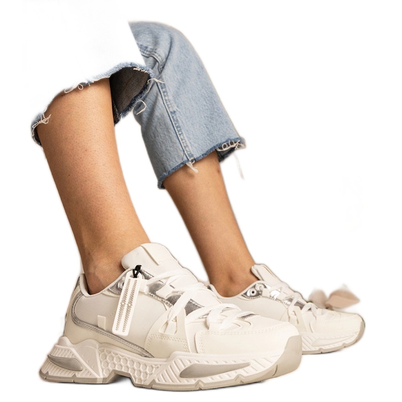 Sneakers bianche da donna con suola massiccia bianca