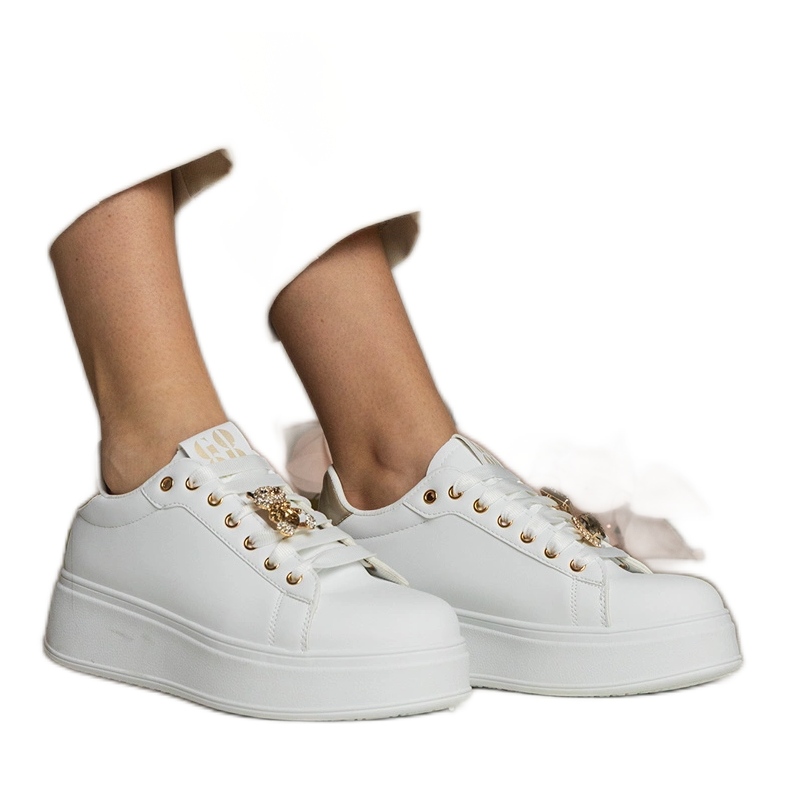 Sneaker bianche e dorate da donna decorate con pietre bianca