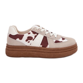 Sneaker femminili sulla piattaforma in patch beige