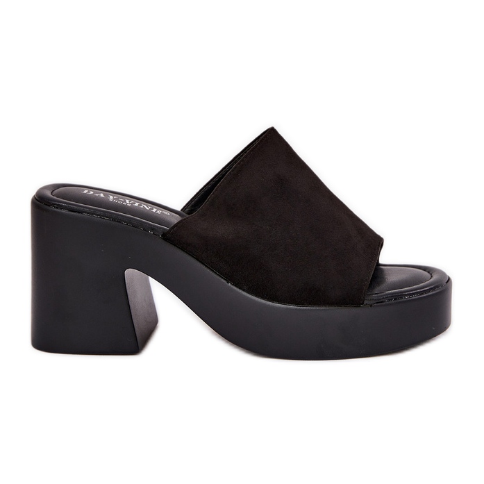 Pantofole da donna sul post e sulla piattaforma nera nero