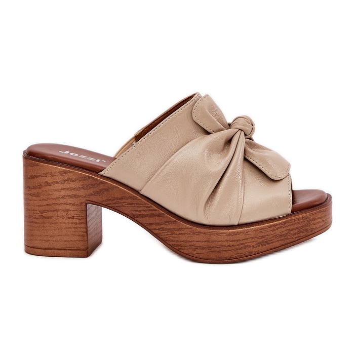 Infradito da donna sull'eco -leather post beige