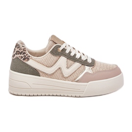 Scarpe sportive femminili sul leopardo leopardo della piattaforma verde