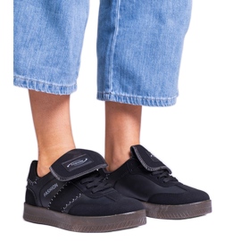 Sneakers nere con plateau e cuciture nero