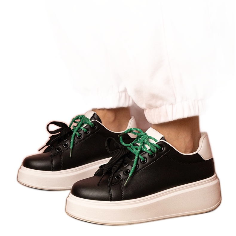 Black Sports Sneakers sulla piattaforma nero