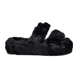 Pantofole di pelliccia da donna sulla piattaforma nera nero