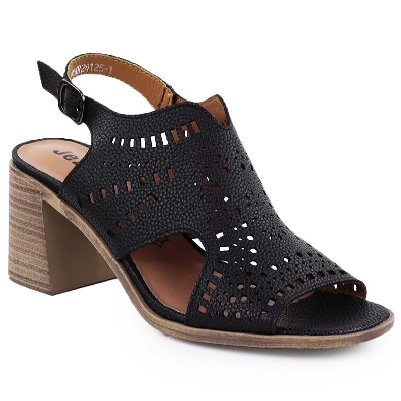 Sandali femminili con jezzi nero openwork 24125