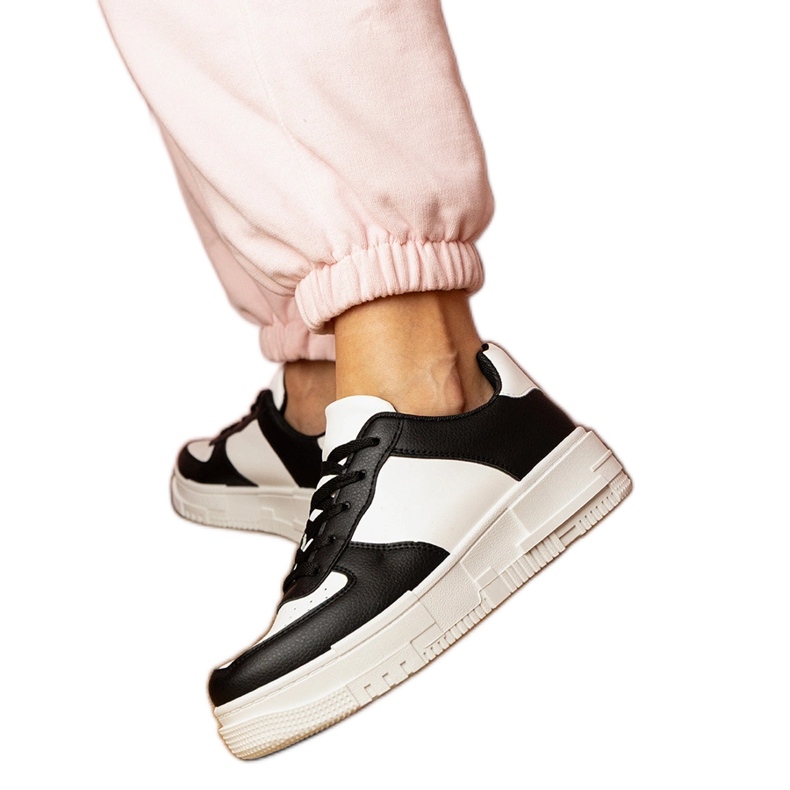 Black Sports Sneakers su Platfotm nero