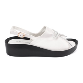 Goodin Sandali a cuneo bianco con inserto in pelle