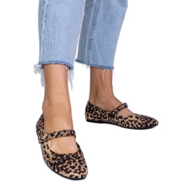 Ballerine leopardate con borchie e fibbie marrone