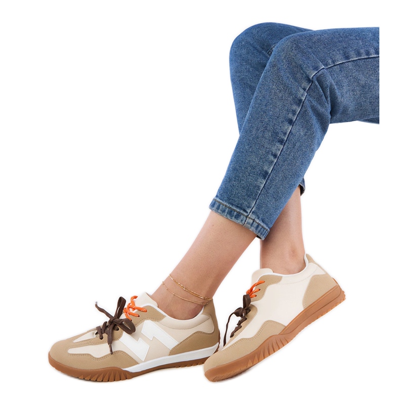 Sneaker beige sneaker con lacci colorati