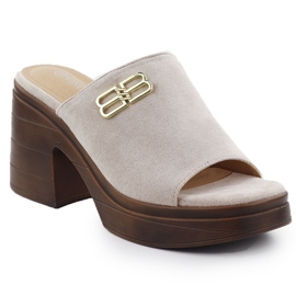 Le pantofole da donna sul pilastro beige Vinceza 17400