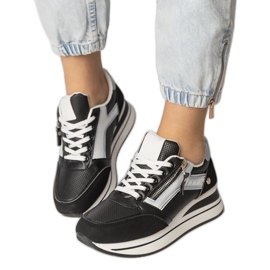 Sneaker sportive nere decorate con un cursore nero