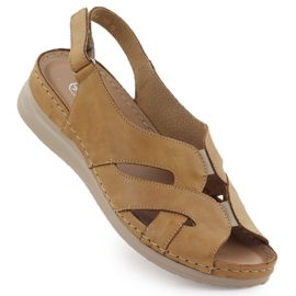 Sandali da donna in pelle con spicchi Helios marrone chiaro 144