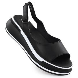Sandali in pelle da donna con spicchi neri T.Sokolski L25-247 nero