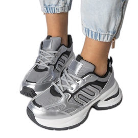 SILVER SPORTS SNEAKER SU UN SOLE ENORME d'argento