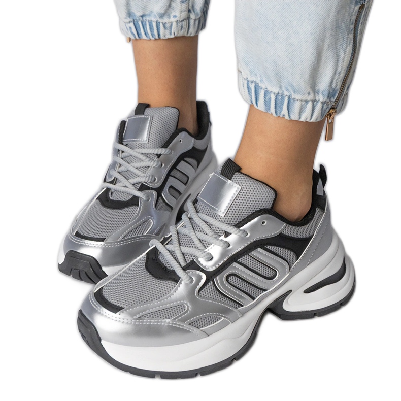 SILVER SPORTS SNEAKER SU UN SOLE ENORME d'argento