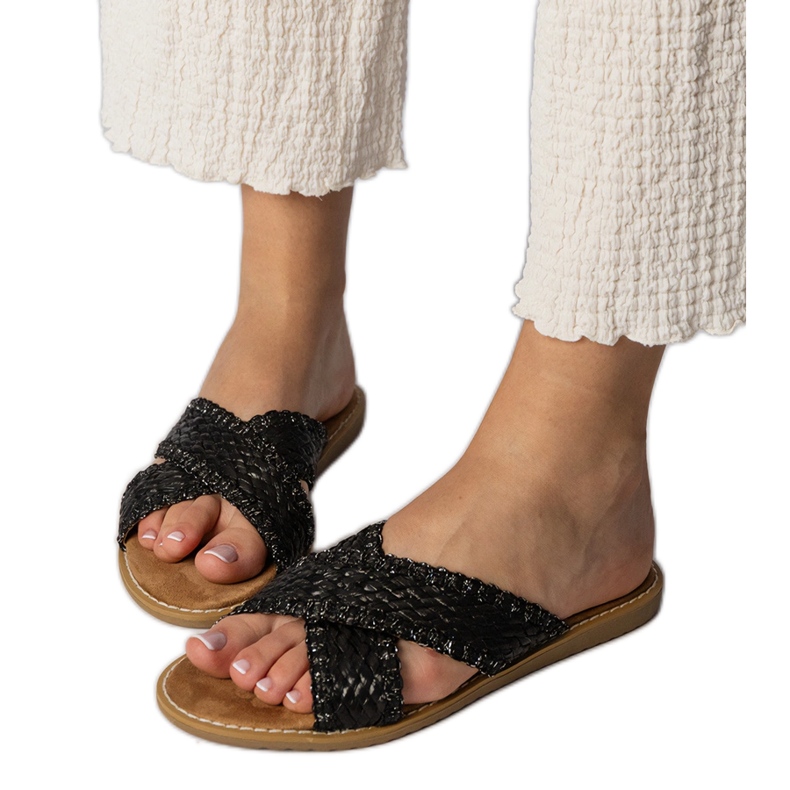 Pantofole femminili delle donne nere nero