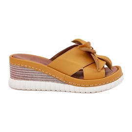 Spicchi di pelle da donna con un artiker floreale decorativo 52c0504 giallo
