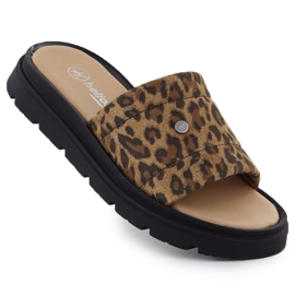 Pantofole in pelle femminile sulla piattaforma con beige Helios 156.731