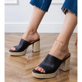 Espadrille nere sul post nero