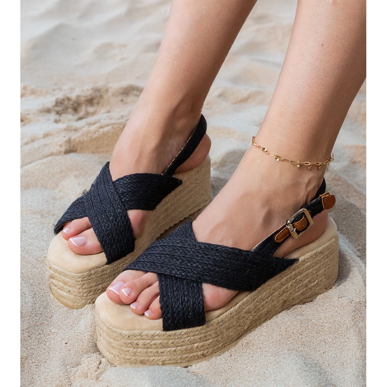 Sandali neri Espadrilles sulla piattaforma con strisce nero