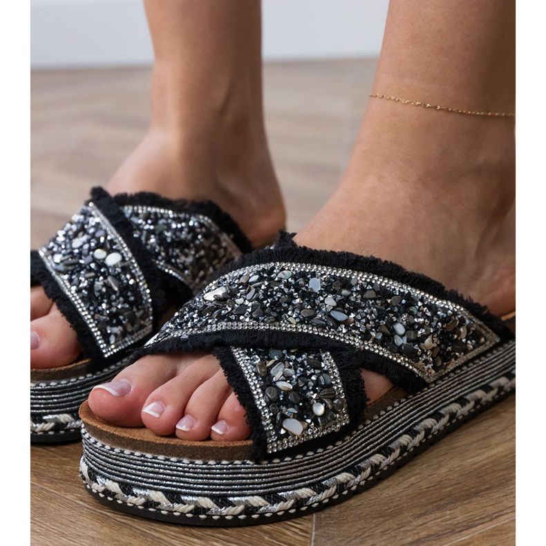 Infradito nero con strisce