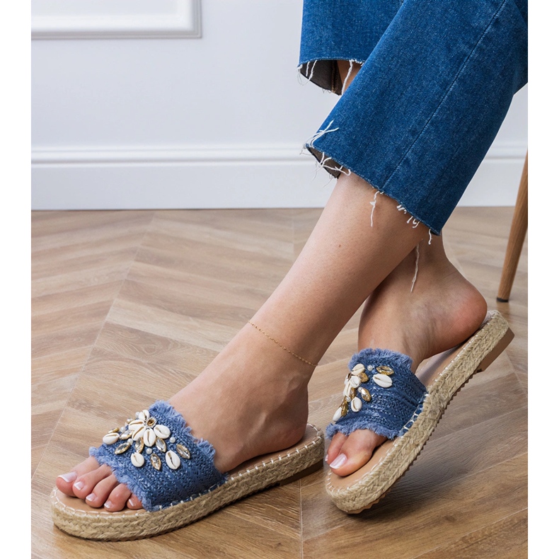 Flip di espadrille blu con gusci