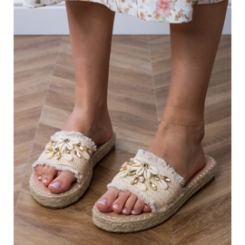 Beige espadrilles con gusci