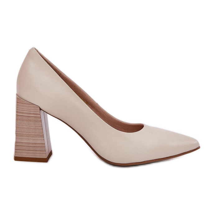 EVento Pompe in pelle sul post beige