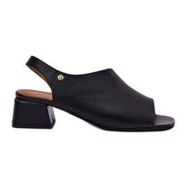 Sandali in pelle femminile su Maciejka 06975-01 Nero